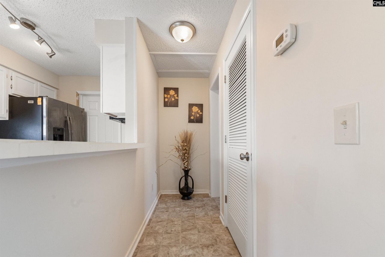 37 Canterbury Ct Photo 10