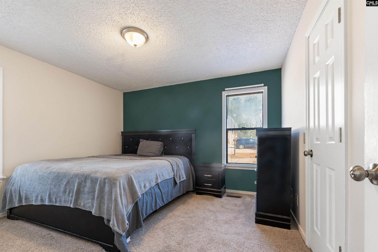 37 Canterbury Ct Photo 11