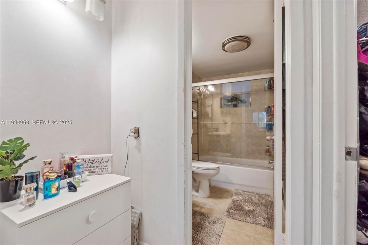 8161 SW 24th Ct, Unit 404, Davie, FL 33324 Photo