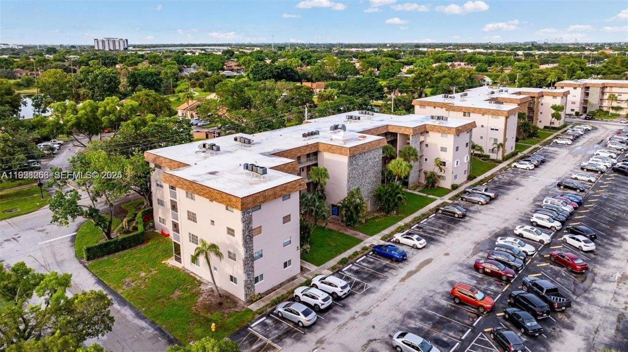 8161 SW 24th Ct, Unit 404, Davie, FL 33324 Photo