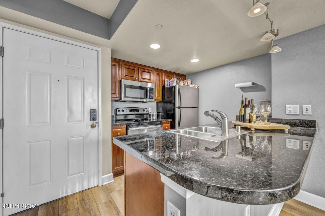 450 N Arlington Avenue, Unit 602, Reno, NV 89503 Photo