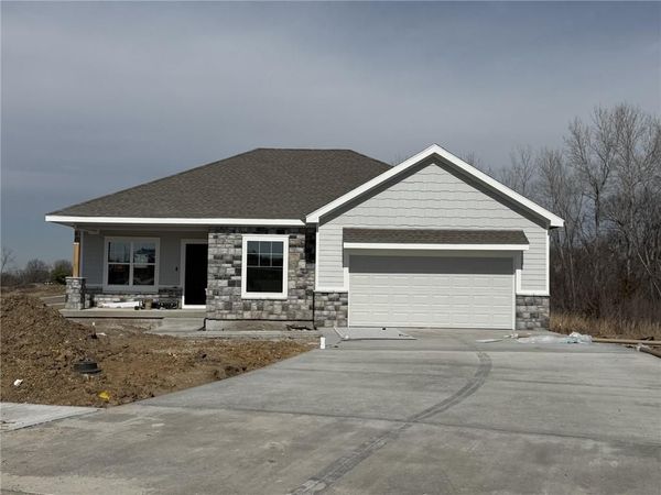 1781 N 157th Terrace, Basehor, KS 66007