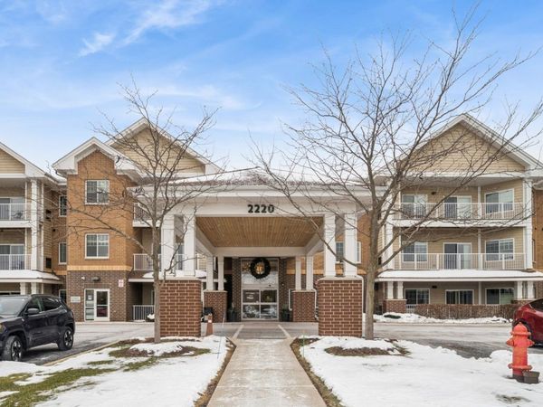 2220 Founders Drive, Unit 117, Northbrook, IL 60062