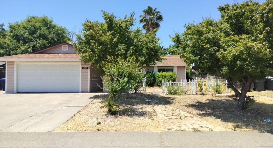 4729 Moorpark Way, Sacramento, CA 95842 Photo