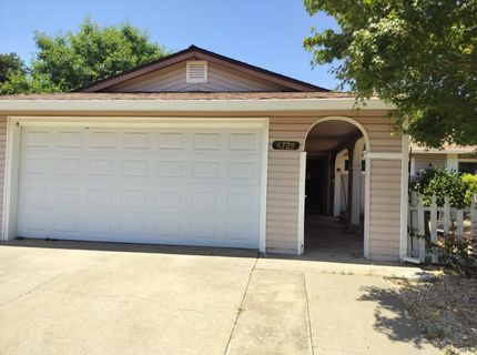 4729 Moorpark Way, Sacramento, CA 95842 Photo