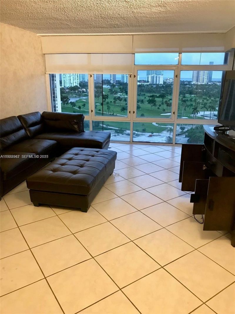20100 W Country Club Dr, Unit 1606, Aventura, FL 33180 Photo