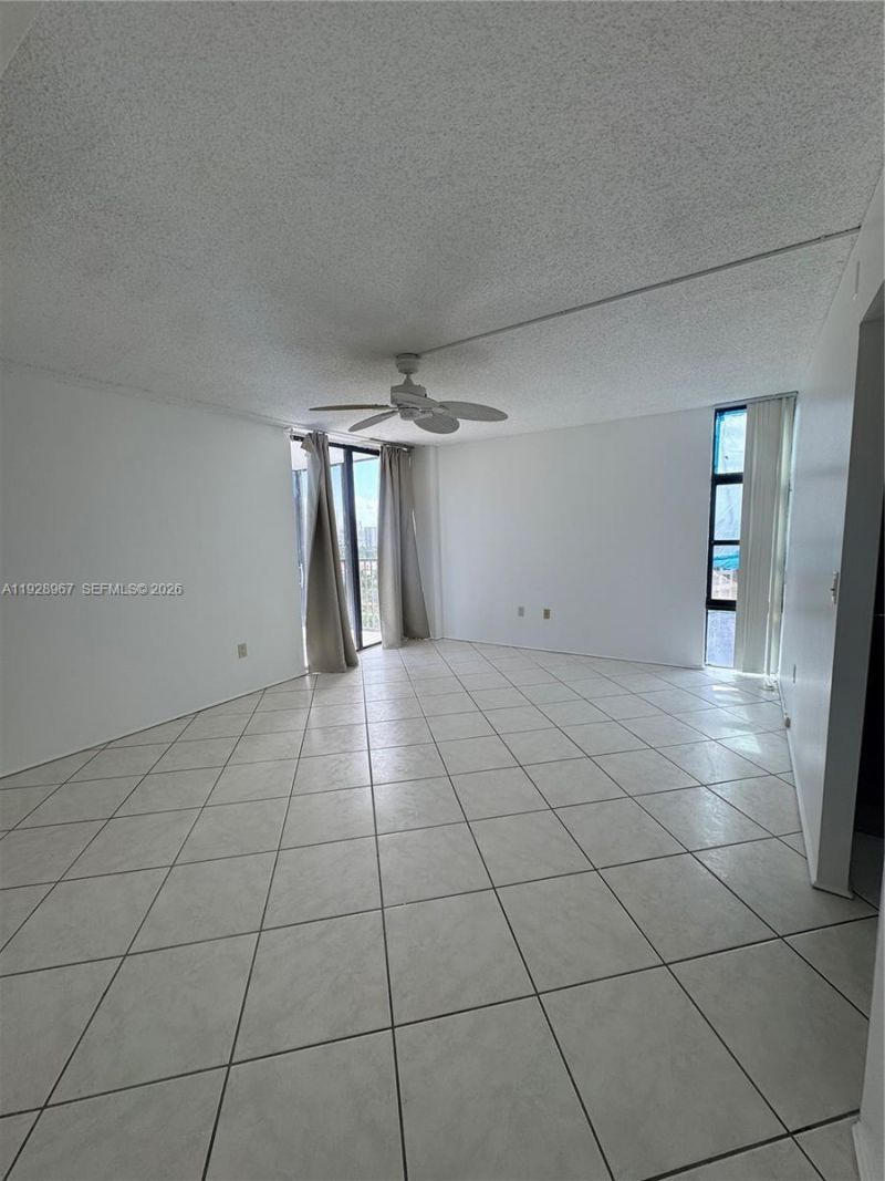 20100 W Country Club Dr, Unit 1606, Aventura, FL 33180 Photo