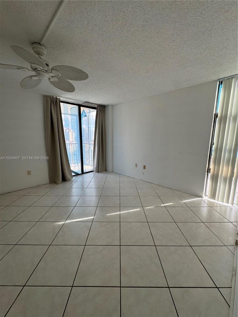 20100 W Country Club Dr, Unit 1606, Aventura, FL 33180 Photo