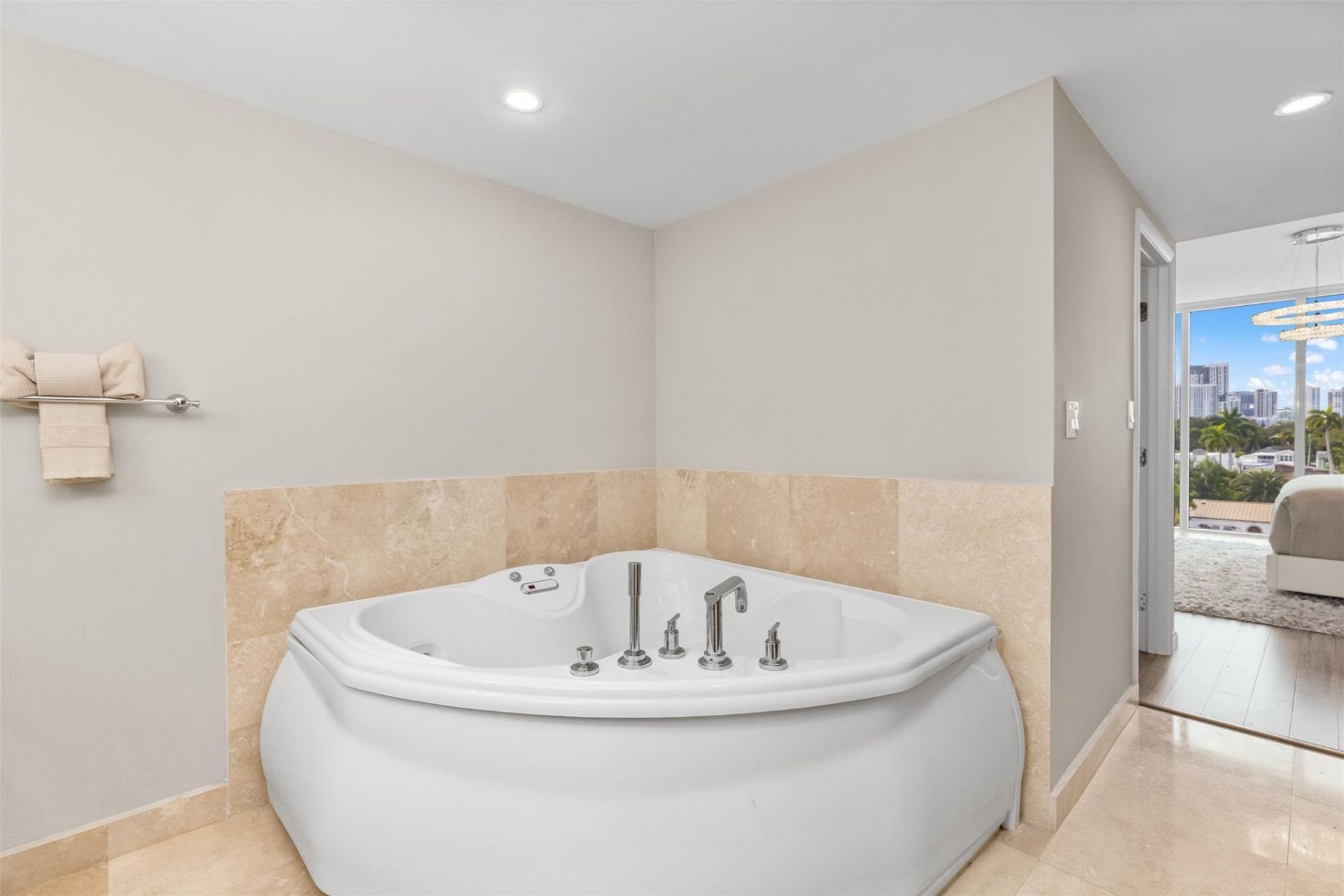 45 Hendricks Isle, Unit 403, Fort Lauderdale, FL 33301 Photo