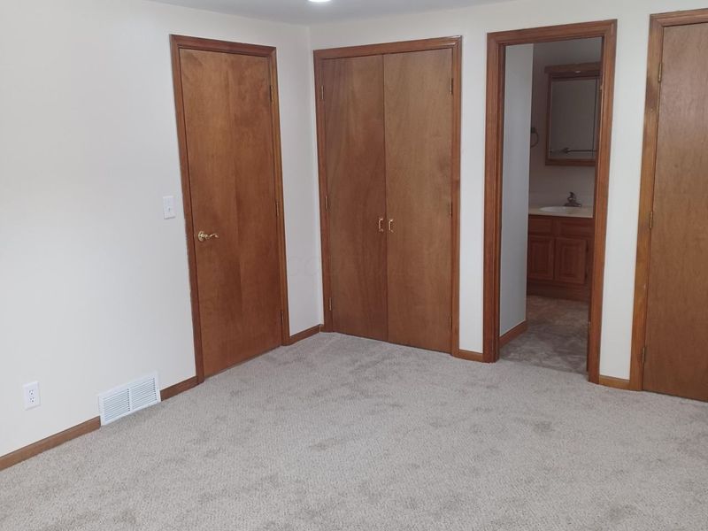 340 E Dublin Granville Road, Worthington, OH 43085 Photo 10