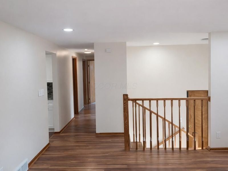 340 E Dublin Granville Road, Worthington, OH 43085 Photo 4