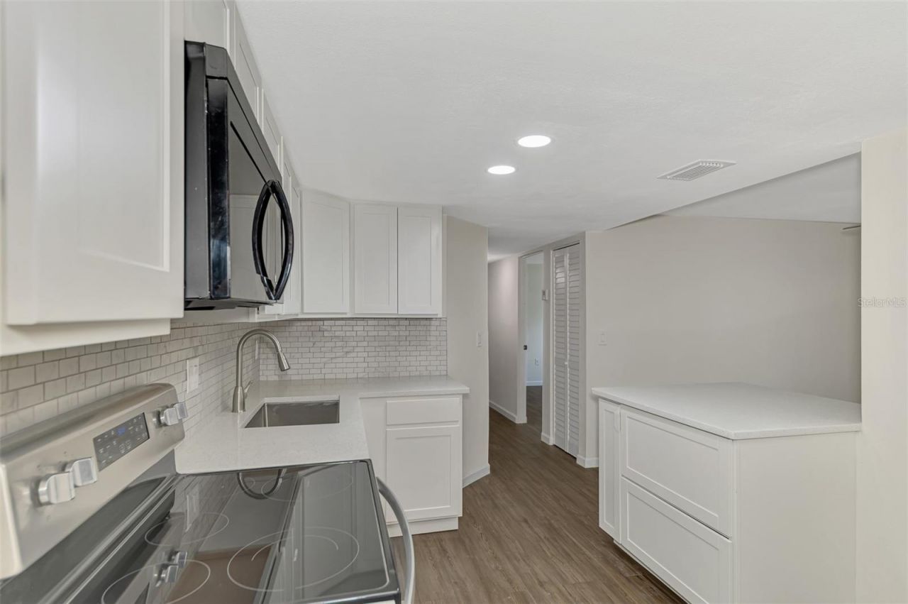 5026 Water Oak Drive, Unit 102, Bradenton, FL 34207 Photo