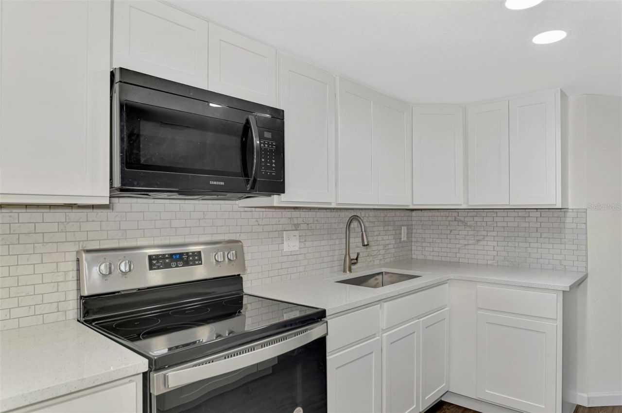 5026 Water Oak Drive, Unit 102, Bradenton, FL 34207 Photo