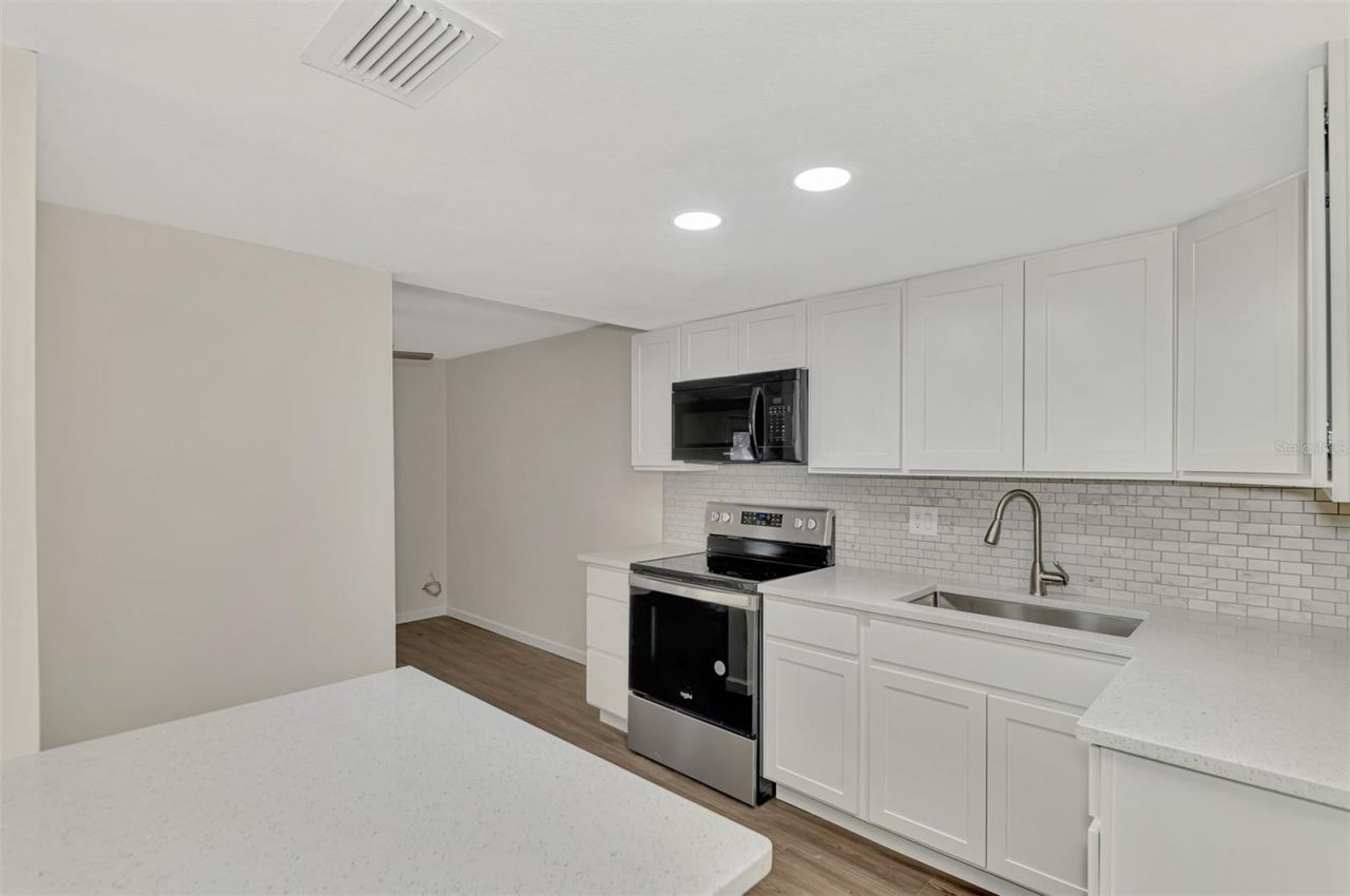 5026 Water Oak Drive, Unit 102, Bradenton, FL 34207 Photo