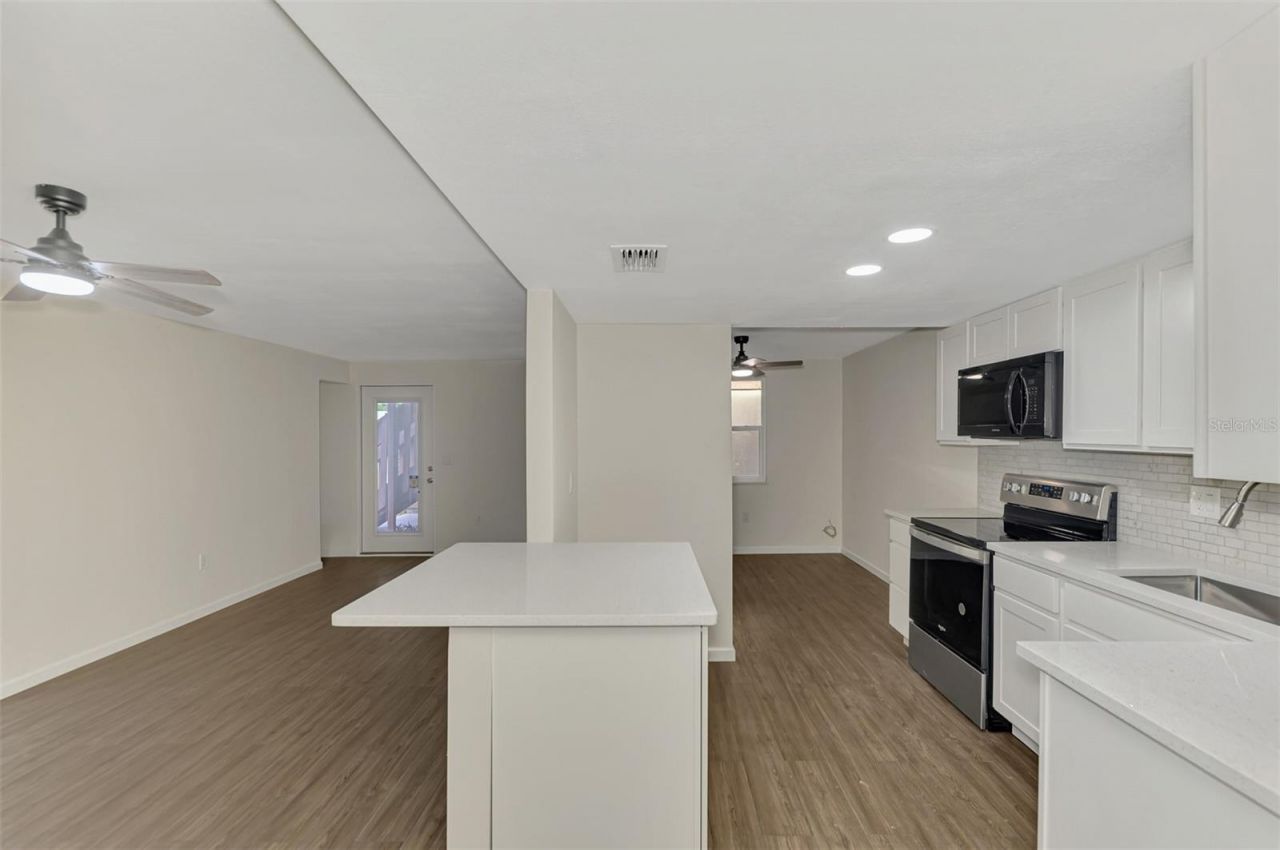 5026 Water Oak Drive, Unit 102, Bradenton, FL 34207 Photo