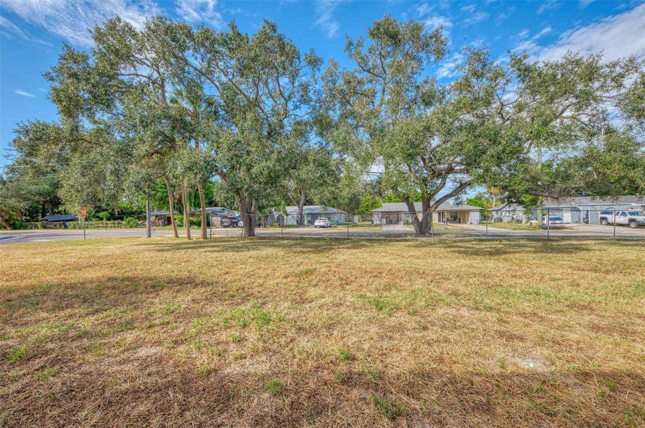 5026 Water Oak Drive, Unit 102, Bradenton, FL 34207 Photo