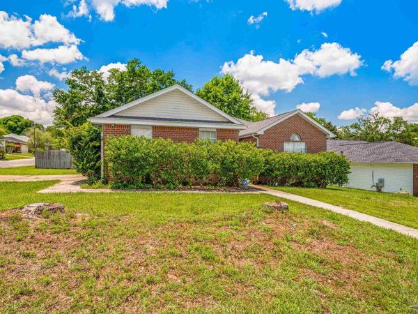 9803 Knollview Dr, Pensacola, FL 32514