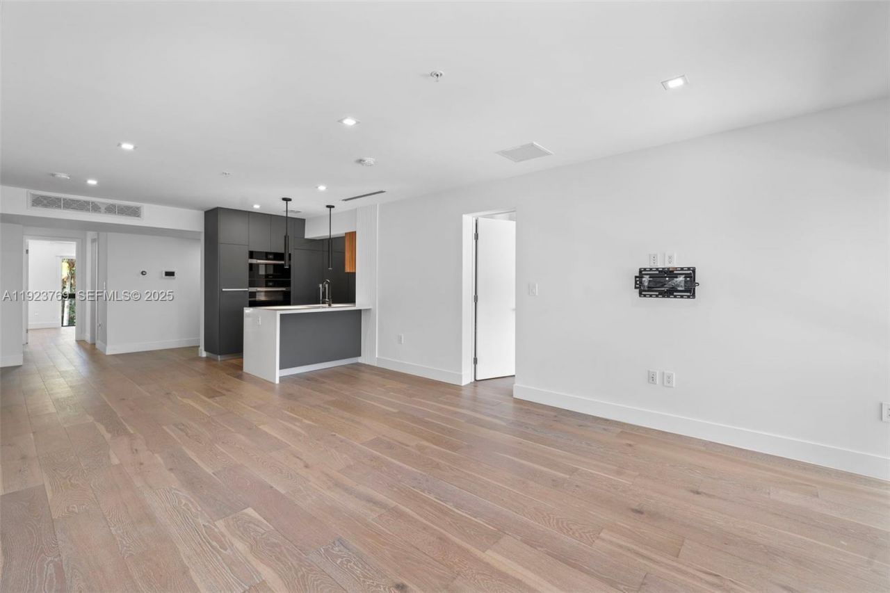 200 Sunrise Dr, Unit 200C, Key Biscayne, FL 33149 Photo