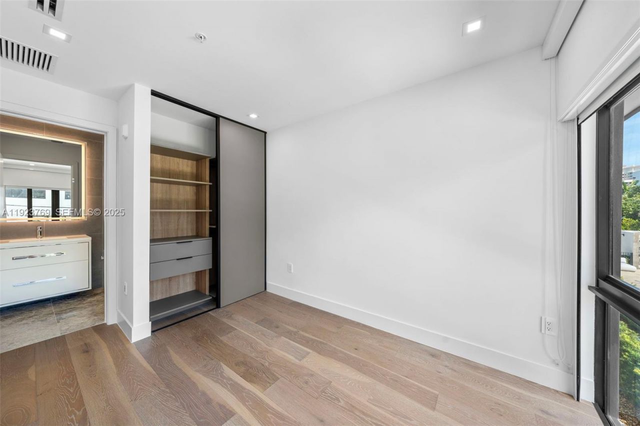 200 Sunrise Dr, Unit 200C, Key Biscayne, FL 33149 Photo