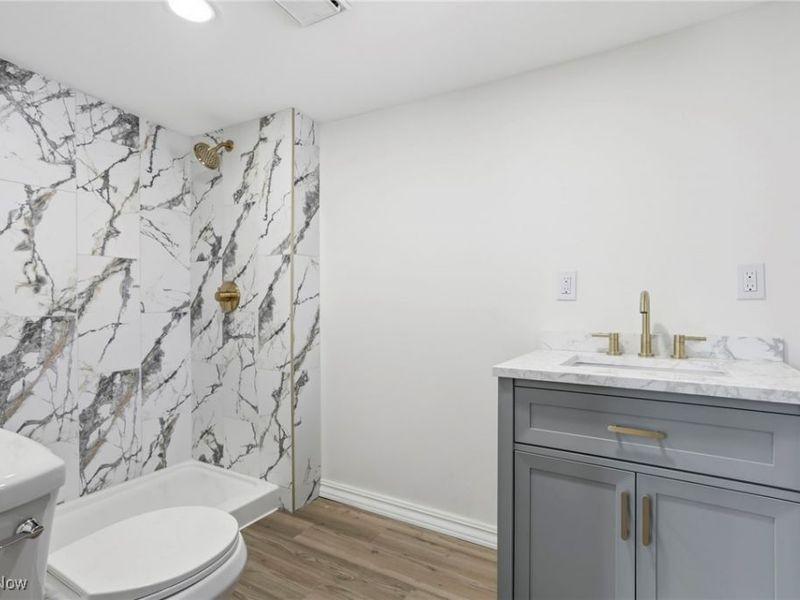 208 Meek Avenue, Byesville, OH 43723 Photo 14