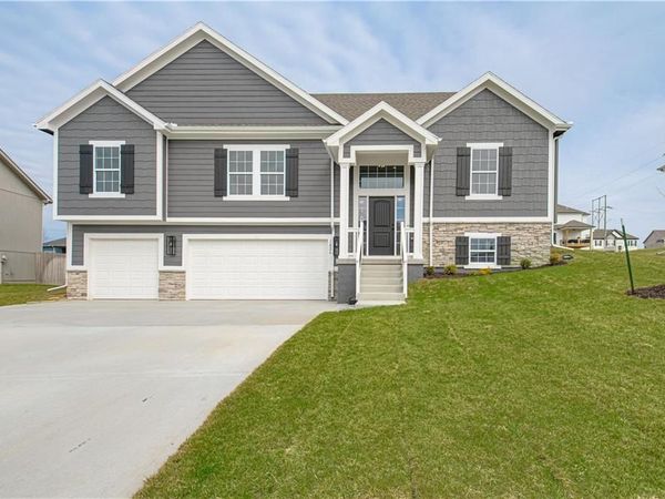 1026 Jasmine Drive, Liberty, MO 64068