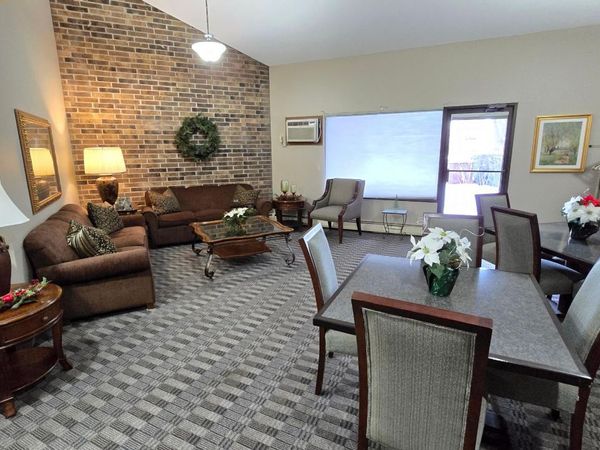 35 Nathan Lane N, Unit 114, Plymouth, MN 55441