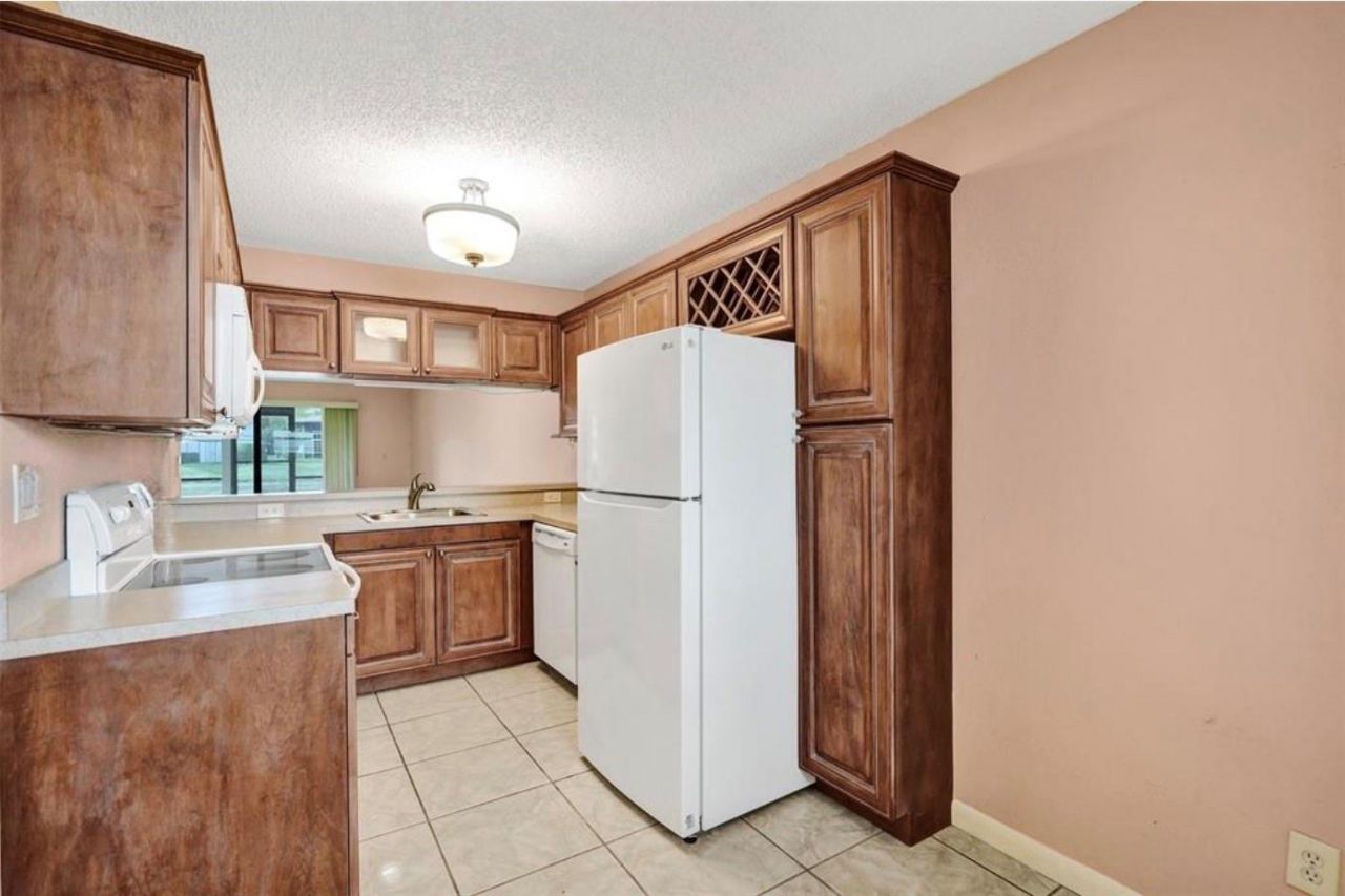 9573 W Mcnab Road, Unit 109, Tamarac, FL 33321 Photo