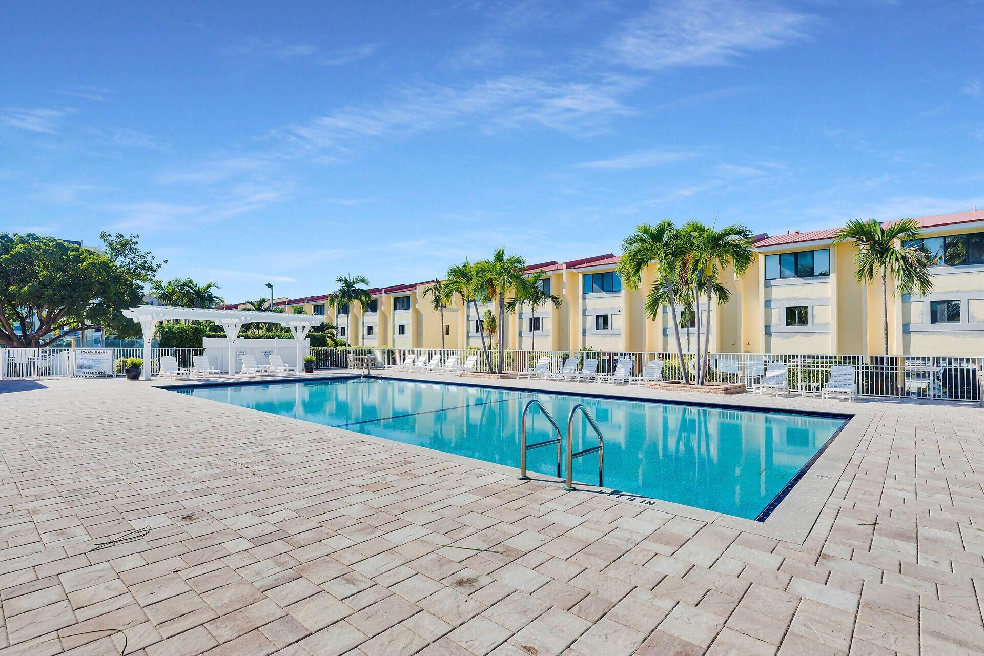 88540 Overseas Highway, Unit 304, Tavernier, FL 33070 Photo
