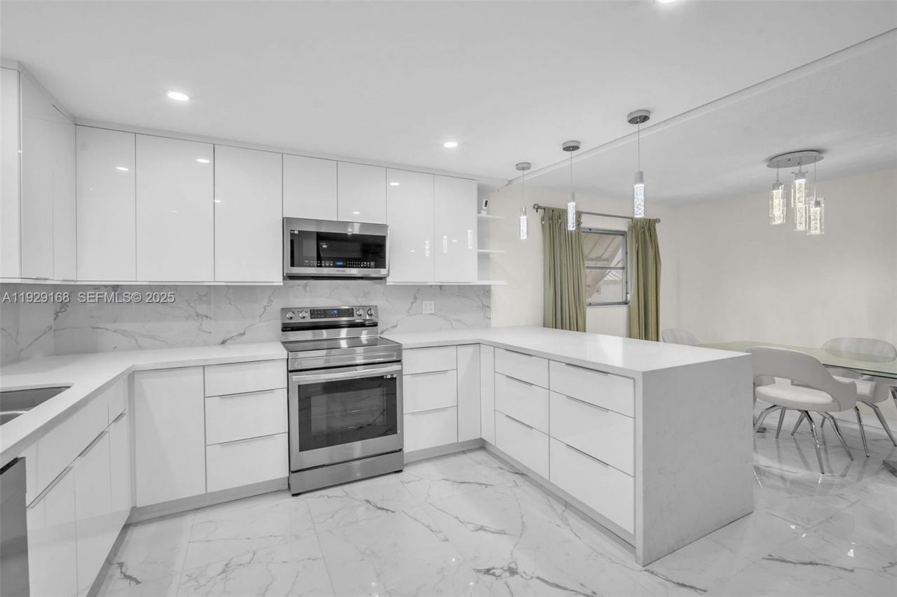 500 S Luna Ct, Unit 7, Hollywood, FL 33021 Photo