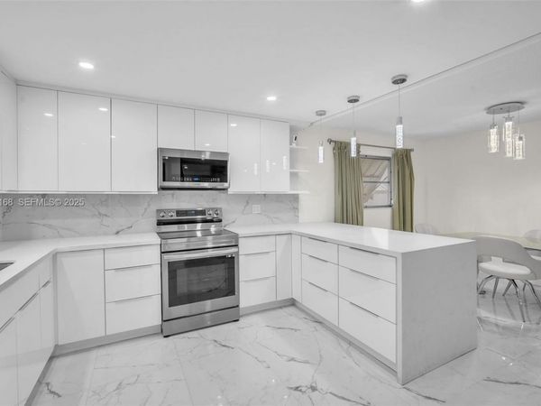 500 S Luna Ct, Unit 7, Hollywood, FL 33021