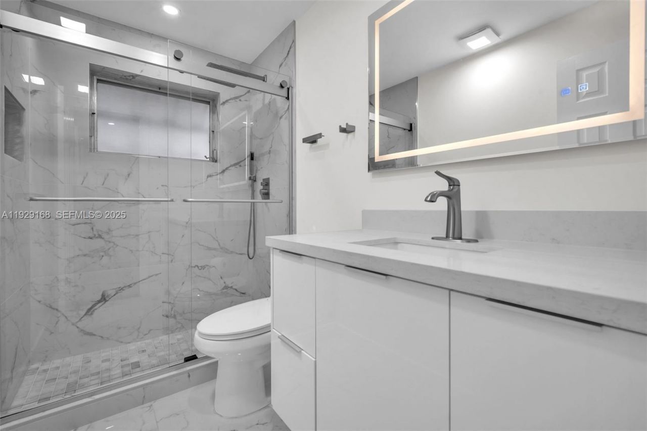 500 S Luna Ct, Unit 7, Hollywood, FL 33021 Photo