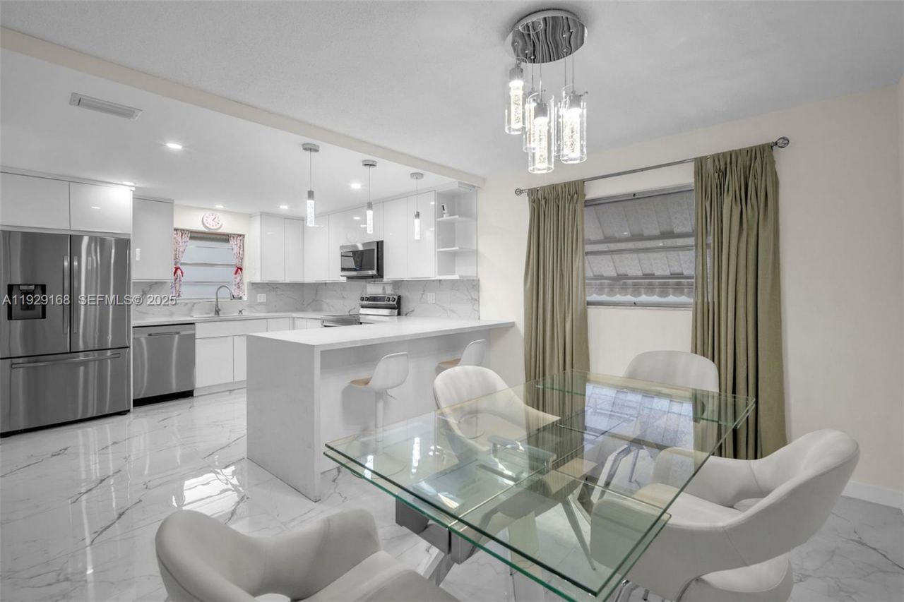 500 S Luna Ct, Unit 7, Hollywood, FL 33021 Photo