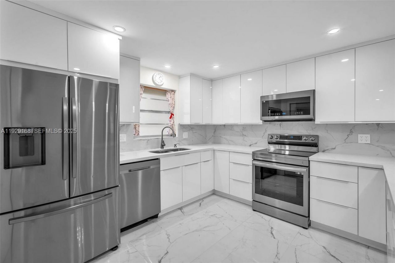 500 S Luna Ct, Unit 7, Hollywood, FL 33021 Photo