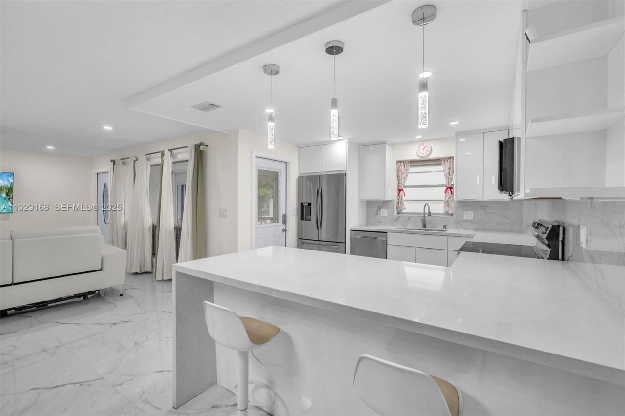 500 S Luna Ct, Unit 7, Hollywood, FL 33021 Photo