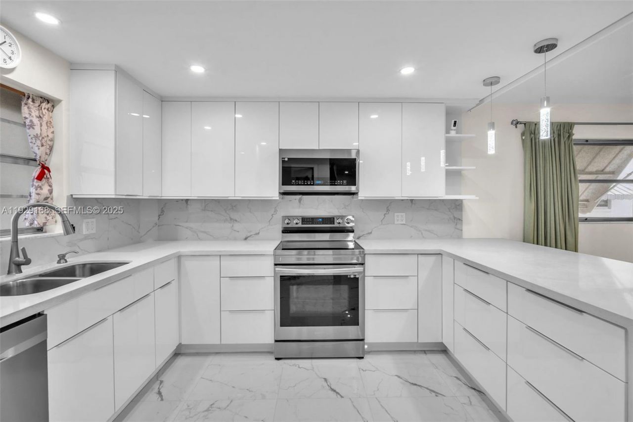 500 S Luna Ct, Unit 7, Hollywood, FL 33021 Photo