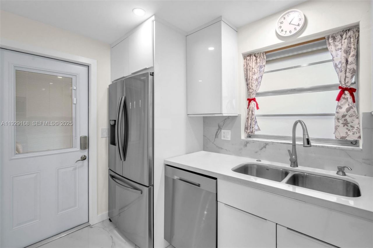 500 S Luna Ct, Unit 7, Hollywood, FL 33021 Photo