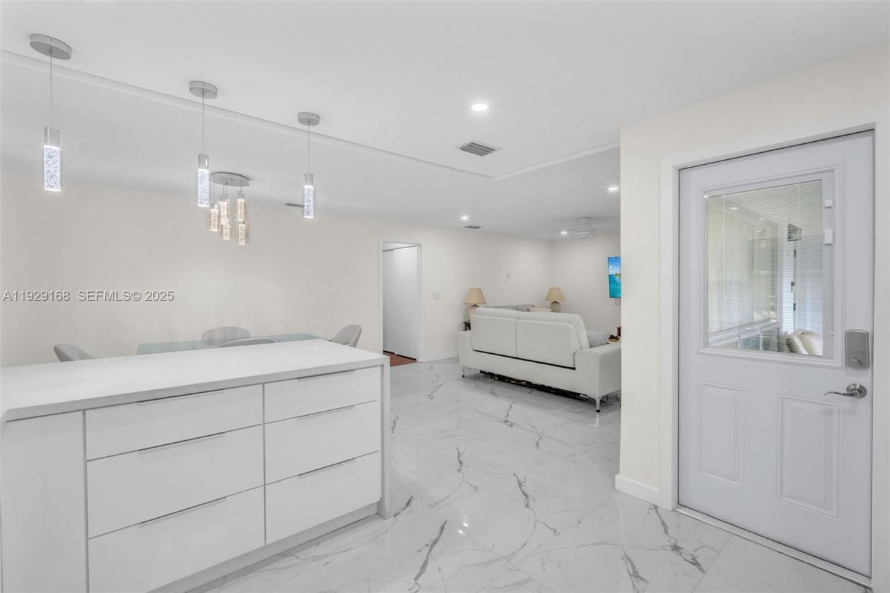 500 S Luna Ct, Unit 7, Hollywood, FL 33021 Photo
