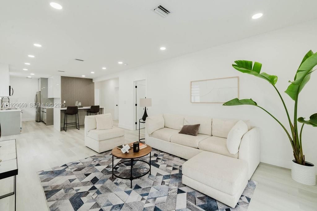 2101 SW 16th Ter, Miami, FL 33145 Photo