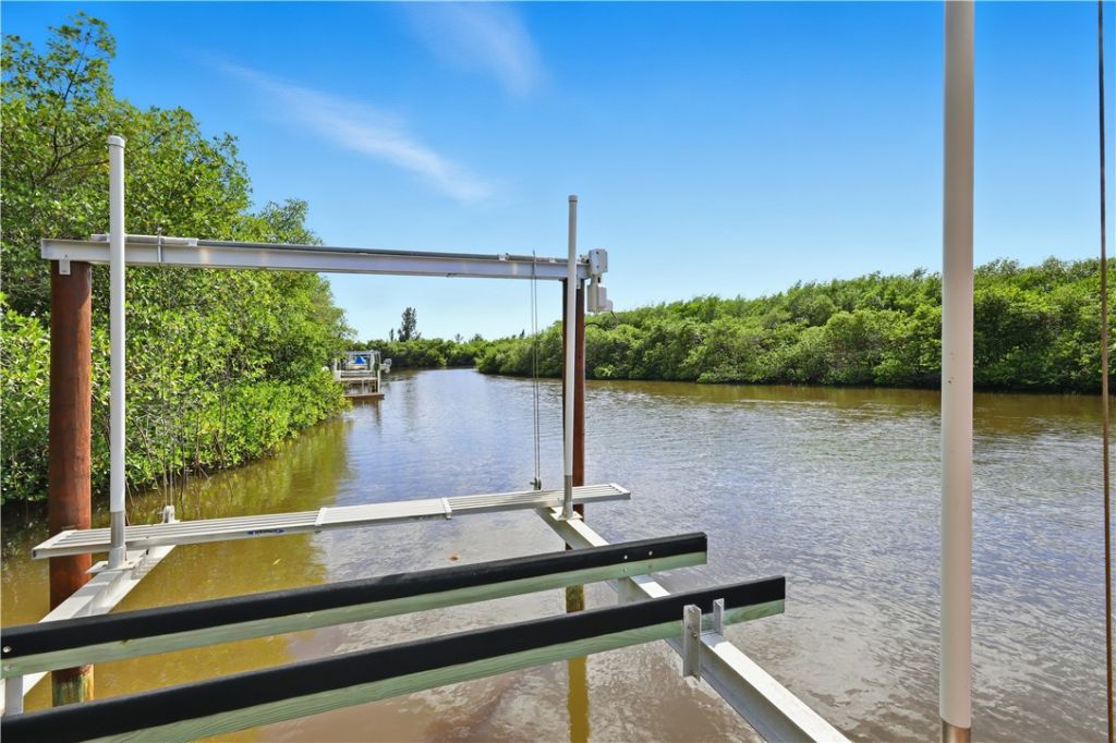3929 Shoreside Drive, Hutchinson Island, FL 34949 Photo