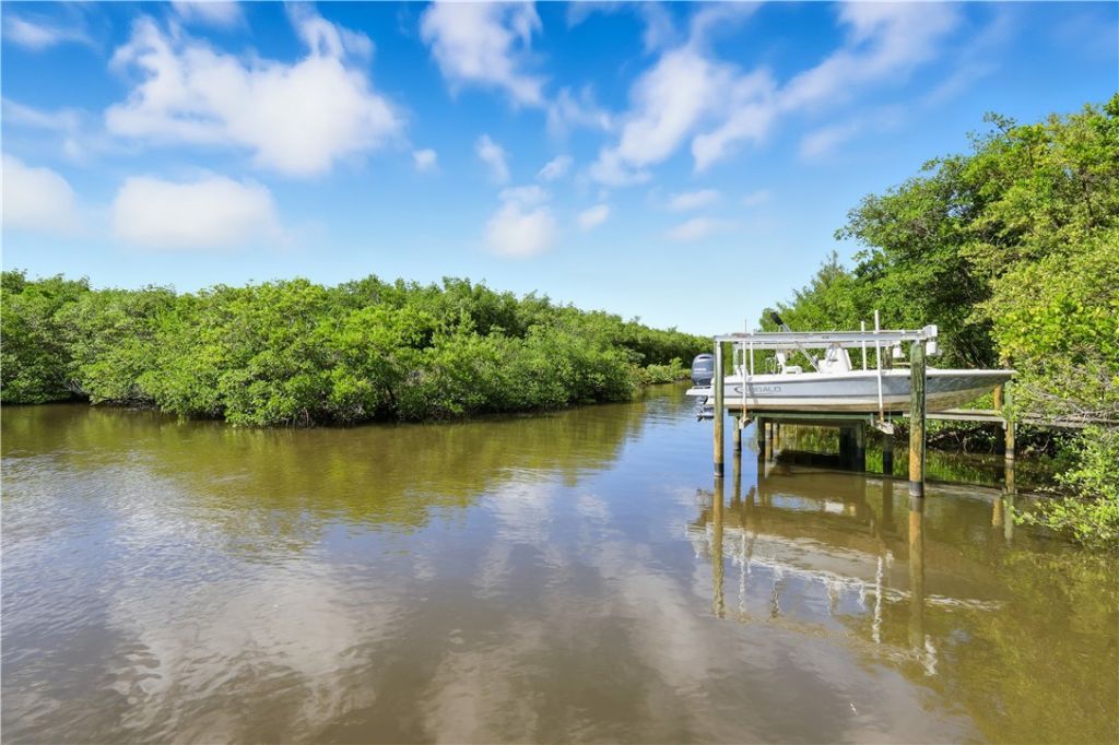 3929 Shoreside Drive, Hutchinson Island, FL 34949 Photo