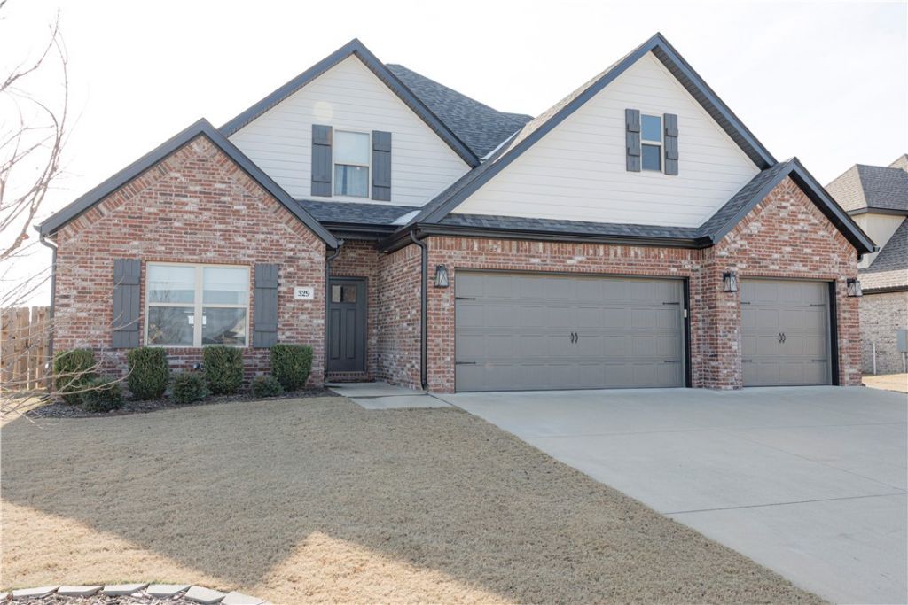 329 Ceola Avenue, Tontitown, AR 72762 Main Photo