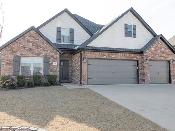 329 Ceola Avenue, Tontitown, AR 72762