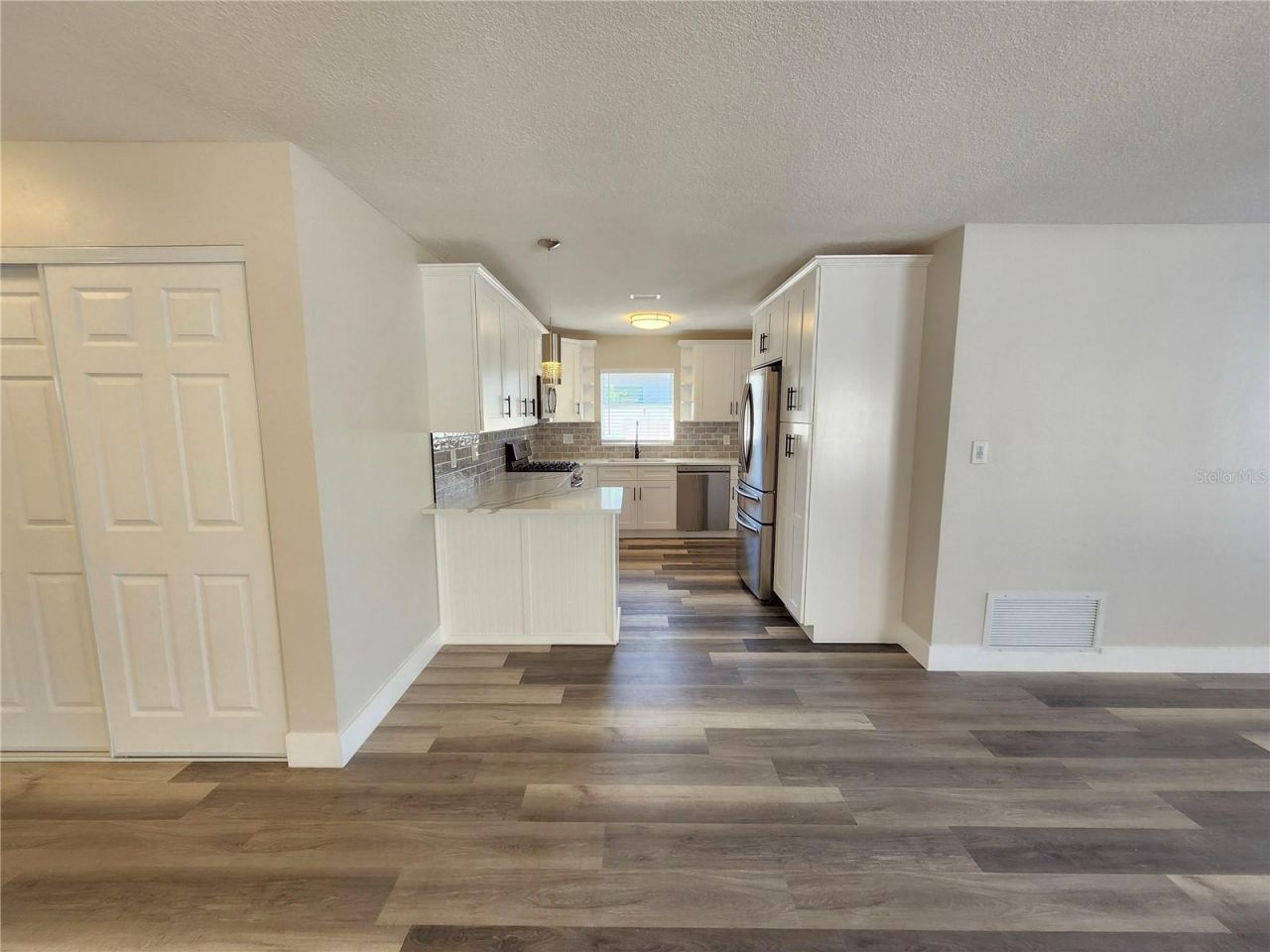 1818 Shore Acres Boulevard Ne, Saint Petersburg, FL 33703 Photo