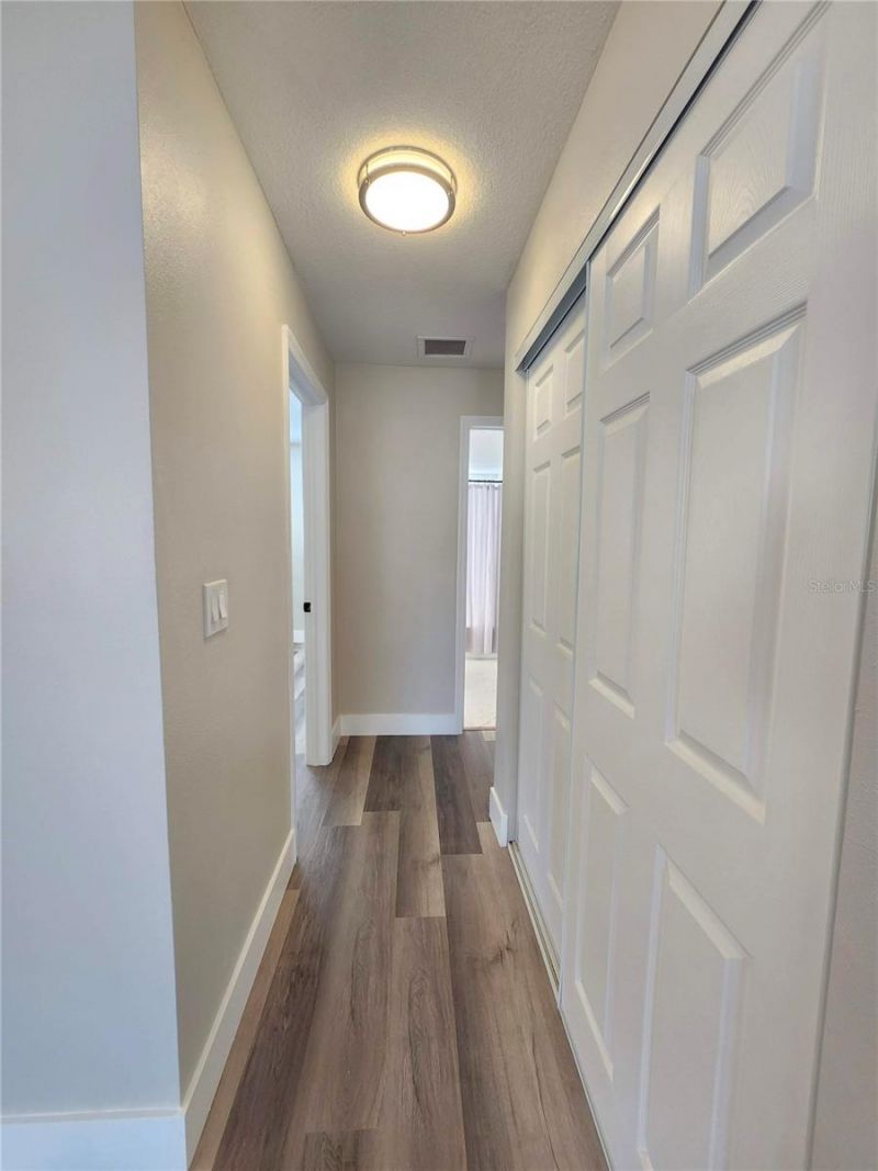 1818 Shore Acres Boulevard Ne, Saint Petersburg, FL 33703 Photo