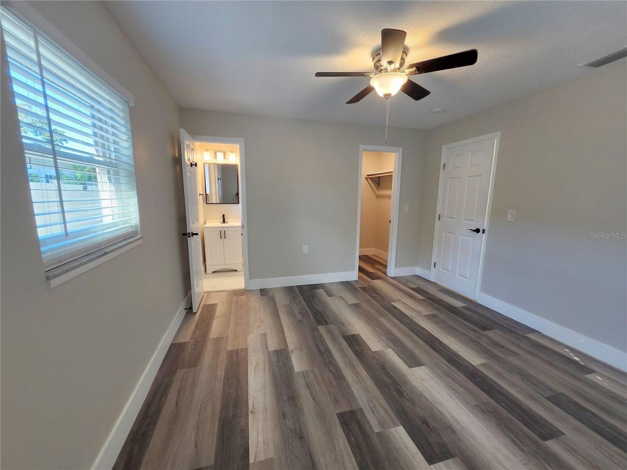 1818 Shore Acres Boulevard Ne, Saint Petersburg, FL 33703 Photo