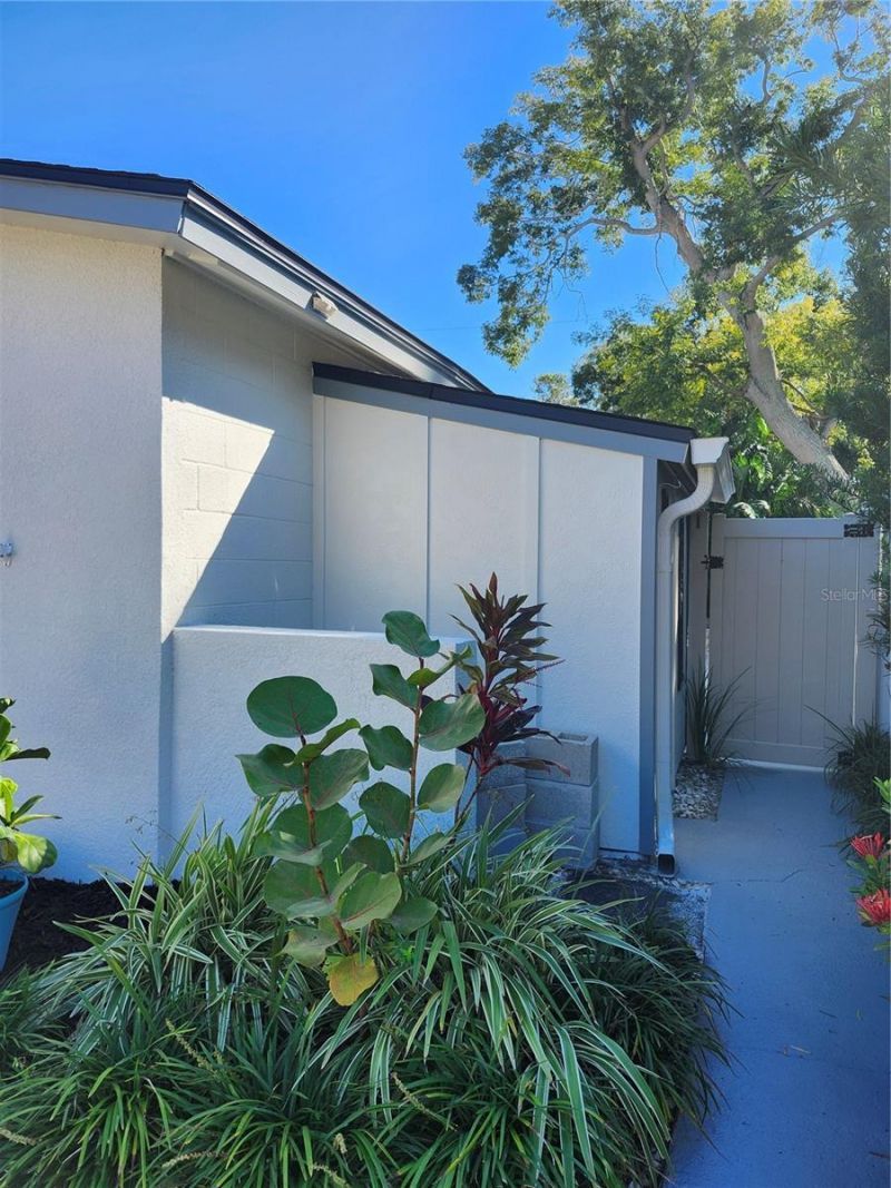 1818 Shore Acres Boulevard Ne, Saint Petersburg, FL 33703 Photo