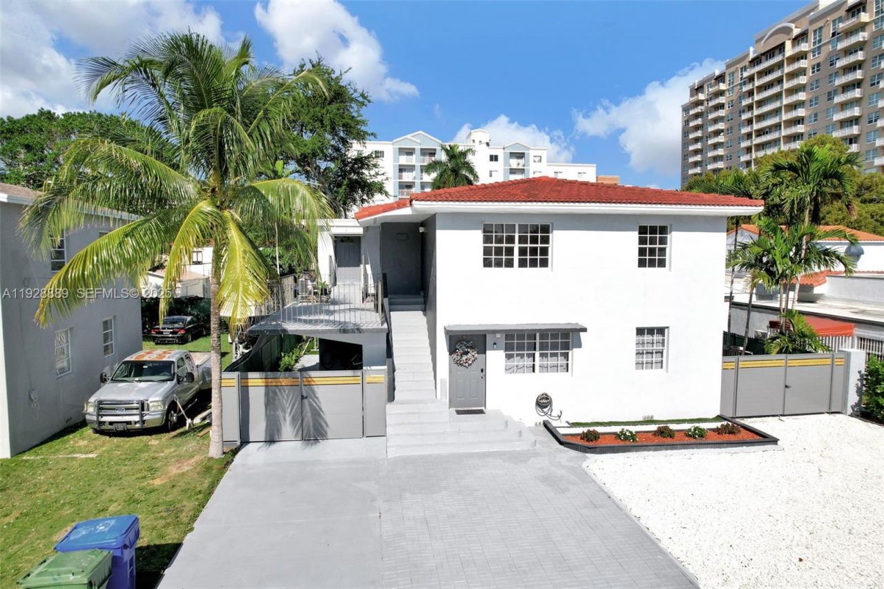 3711 SW 27th Ter, Miami, FL 33134 Photo