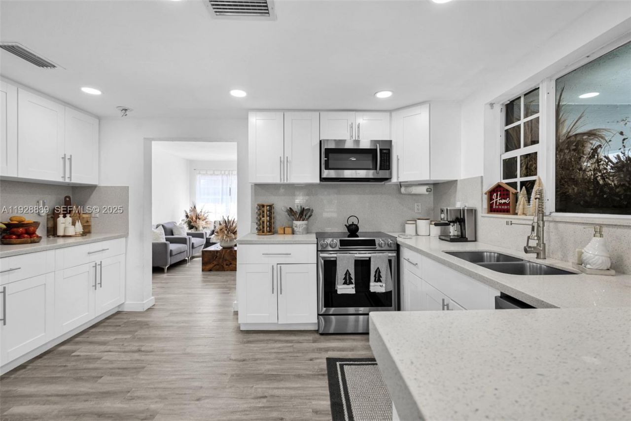 3711 SW 27th Ter, Miami, FL 33134 Photo