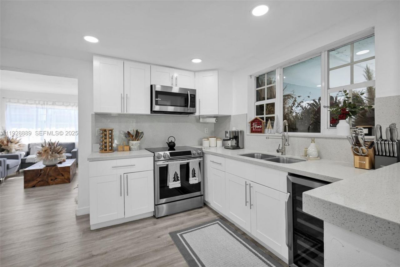 3711 SW 27th Ter, Miami, FL 33134 Photo