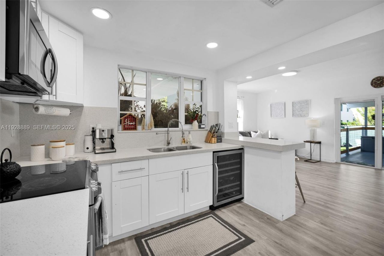 3711 SW 27th Ter, Miami, FL 33134 Photo